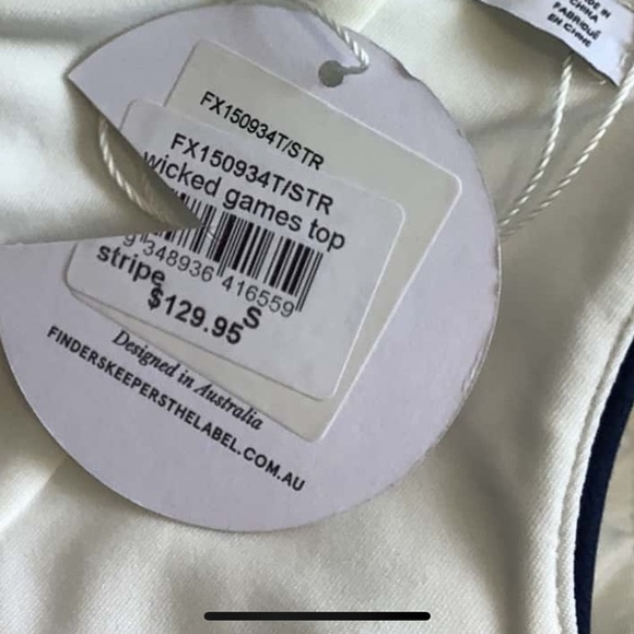 🏷️SOLD. Finders Keepers Women's Off the Shoulder Navy Blue & White Stripe | 6 - Picture 4 of 4